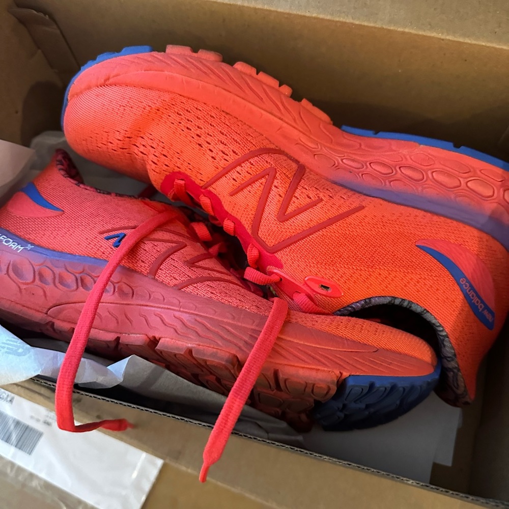 Women’s New Balance Fresh Foam 880 size 8B - Pristine condition!